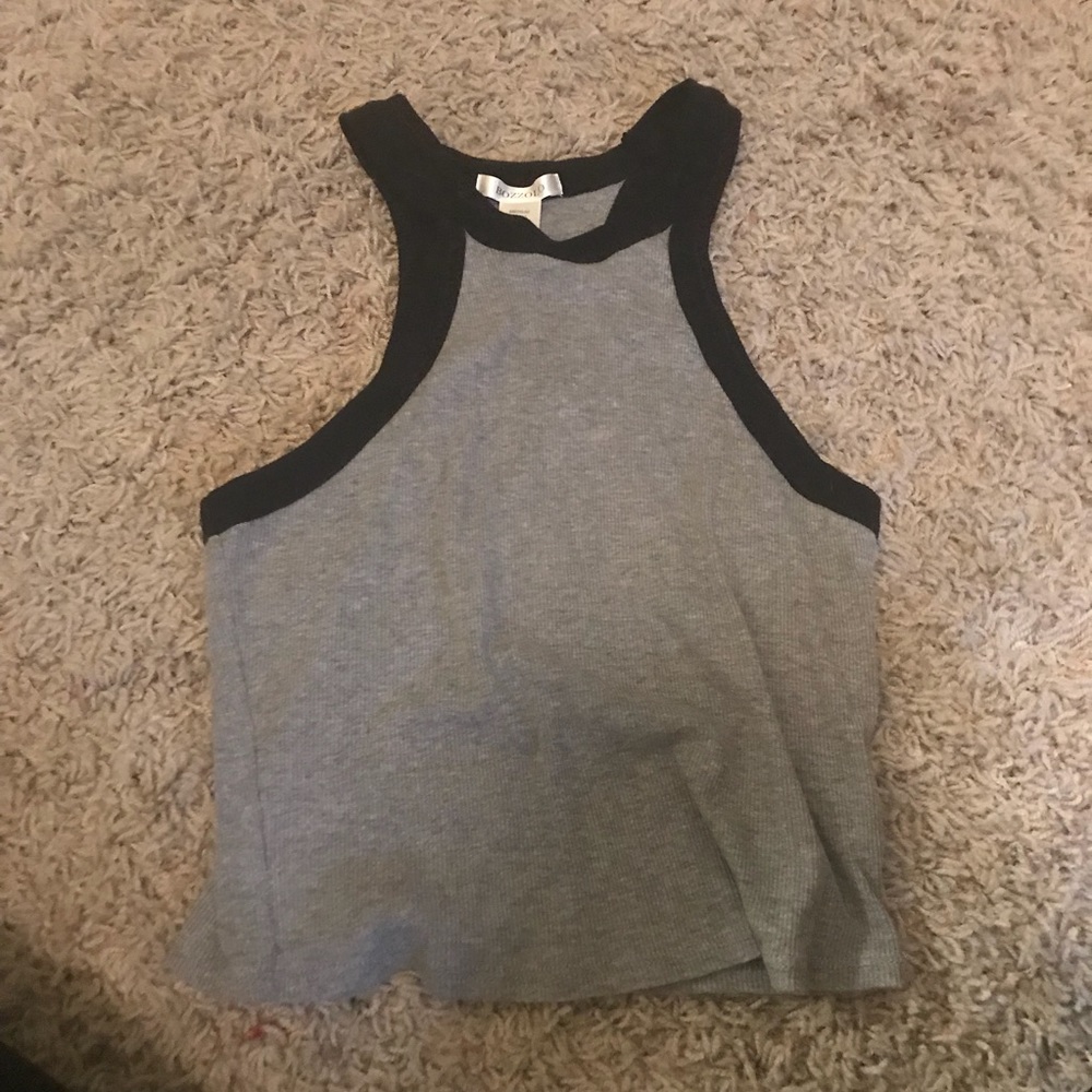 grey and black tank top